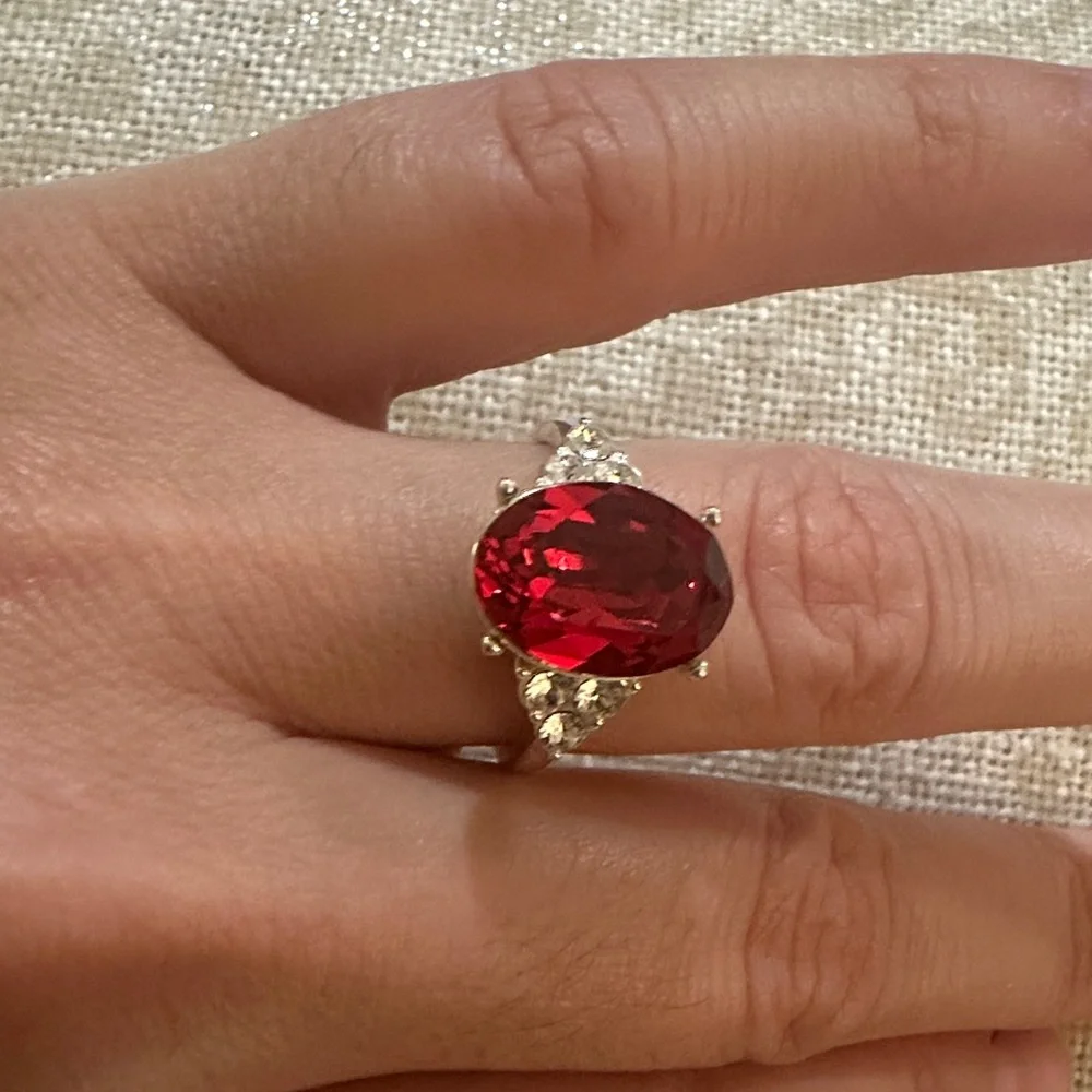 Elegant Red Gemstone Silver Ring
